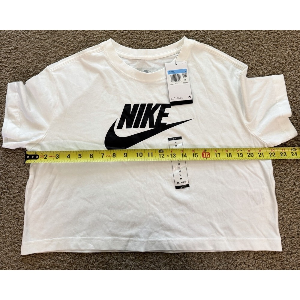 Nike Sportswear Essential Womens Cropped T-Shirt White Black Logo Medium New - Picture 4 of 8